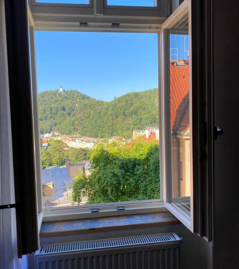 Four Rooms Carlsbad Authentic Karlovy Vary Bed & Breakfast