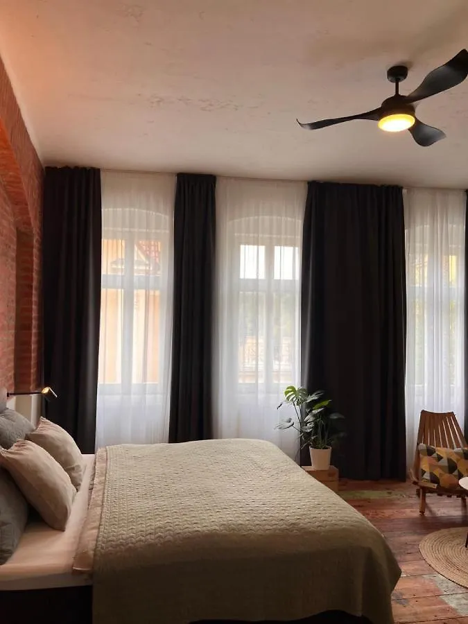 Four Rooms Carlsbad Authentic Κάρλοβι Βάρι